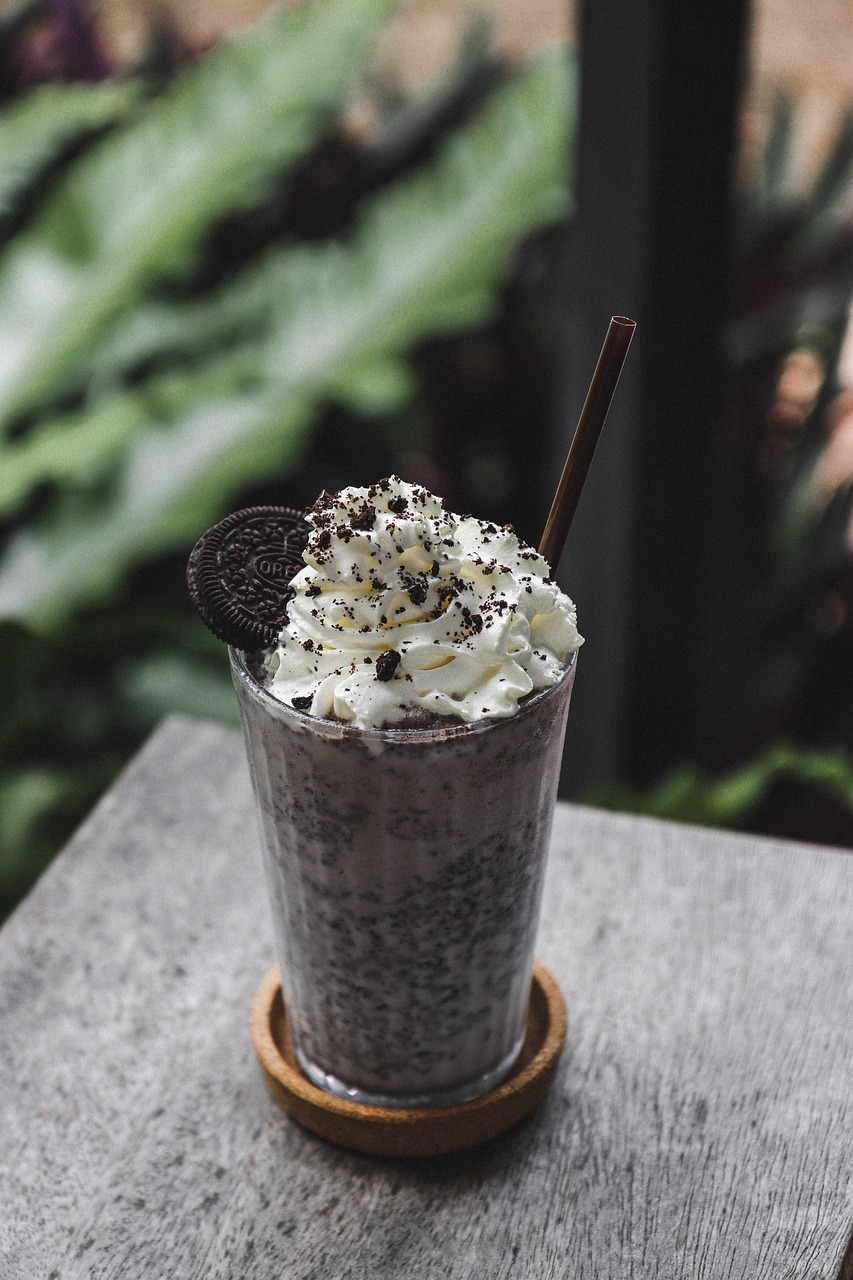 beverage, frappe, shake, drink, cold, cream, glass, refreshing, liquid, nature, summer, oreo